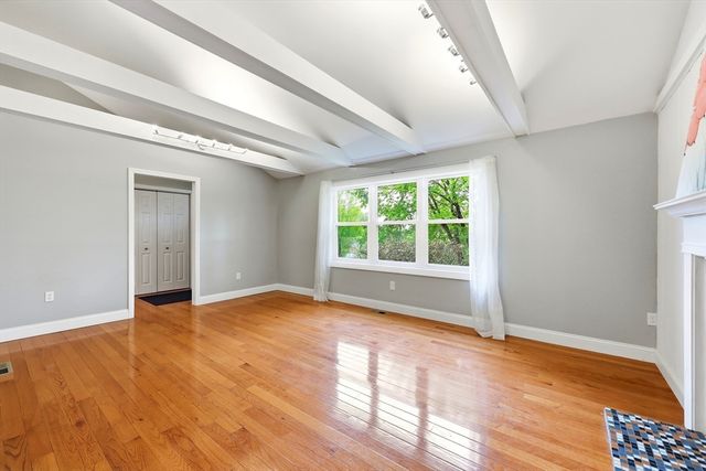 1185 Bay Road, Amherst, MA 01002