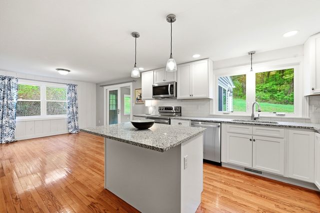 1185 Bay Road, Amherst, MA 01002