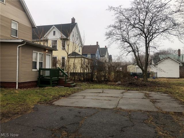 822 Highland Road NE, Canton, OH 44704