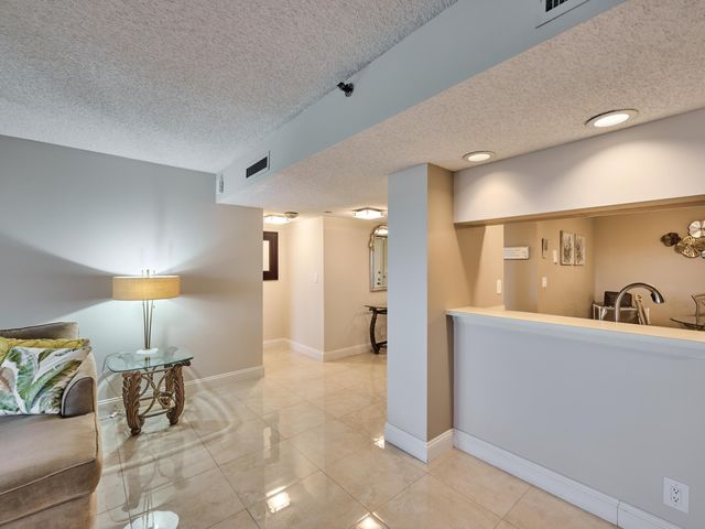 3420 S Ocean Boulevard 8w, Highland Beach, FL 33487