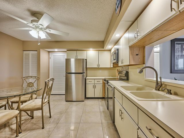 3420 S Ocean Boulevard 8w, Highland Beach, FL 33487