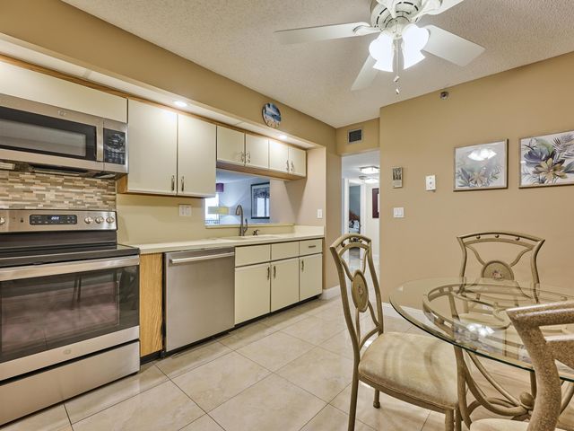 3420 S Ocean Boulevard 8w, Highland Beach, FL 33487