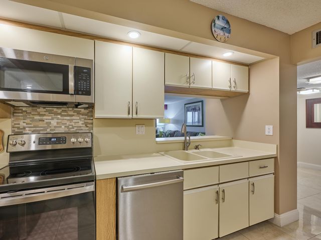 3420 S Ocean Boulevard 8w, Highland Beach, FL 33487