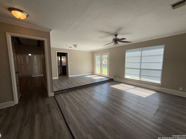 5618 Crater Lake, San Antonio, TX 78244