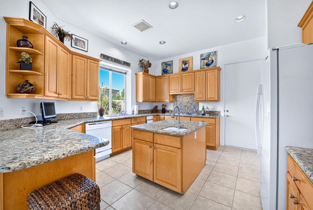 19 Scarborough Way, Rancho Mirage, CA 92270