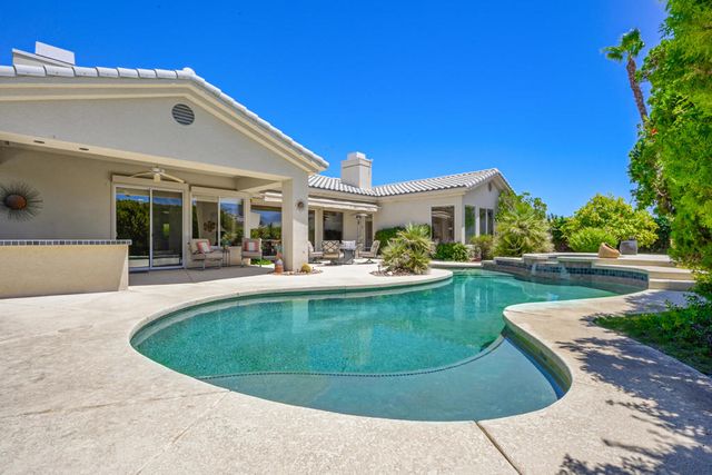 19 Scarborough Way, Rancho Mirage, CA 92270