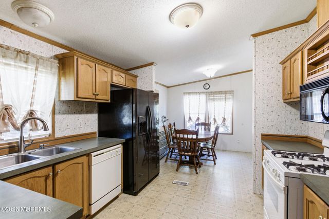 1 Circle Drive, Manchester, NJ 08759