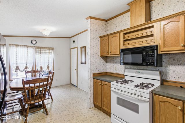 1 Circle Drive, Manchester, NJ 08759
