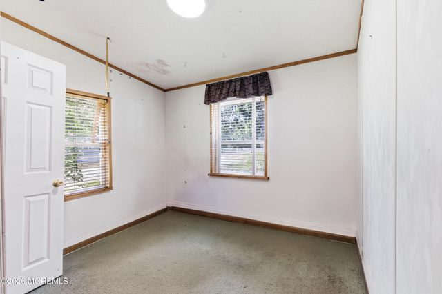 1 Circle Drive, Manchester, NJ 08759