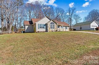 1714 Indian Springs Drive NW, Conover, NC 28613