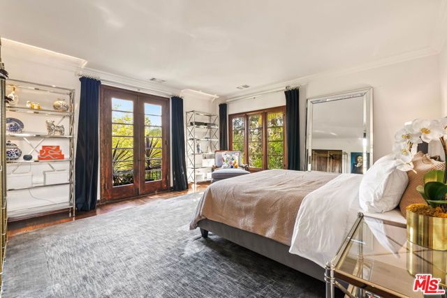 2052 S Hobart Boulevard, Los Angeles, CA 90018