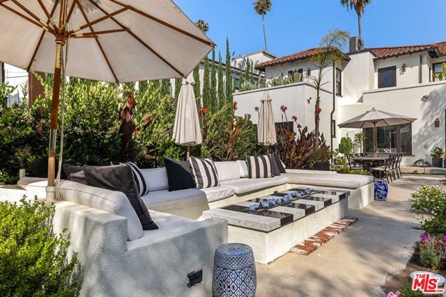 2052 S Hobart Boulevard, Los Angeles, CA 90018