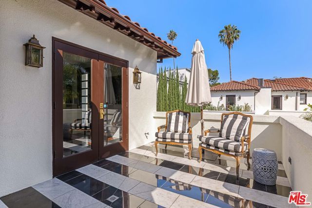 2052 S Hobart Boulevard, Los Angeles, CA 90018
