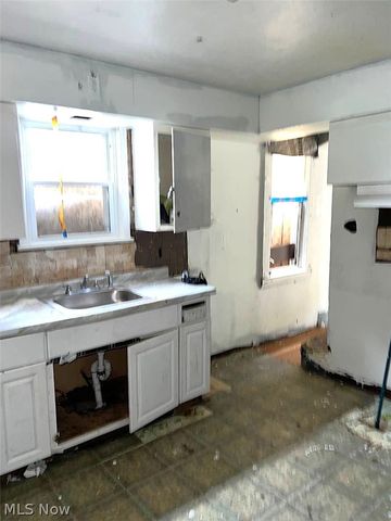 7404 Wentworth Avenue, Cleveland, OH 44102