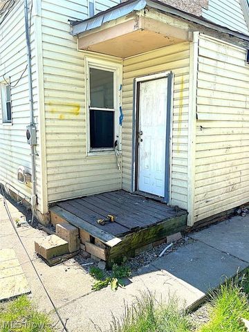 7404 Wentworth Avenue, Cleveland, OH 44102
