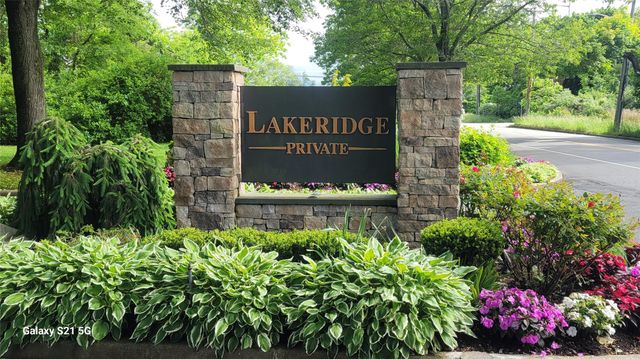 5 Lakeridge Drive, Huntington, NY 11743