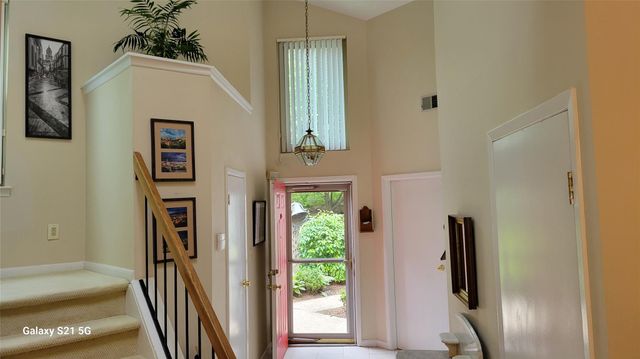 5 Lakeridge Drive, Huntington, NY 11743