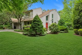 5 Lakeridge Drive, Huntington, NY 11743