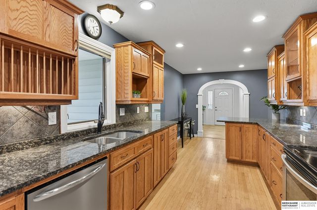 418 Bellevue Boulevard N, Bellevue, NE 68005