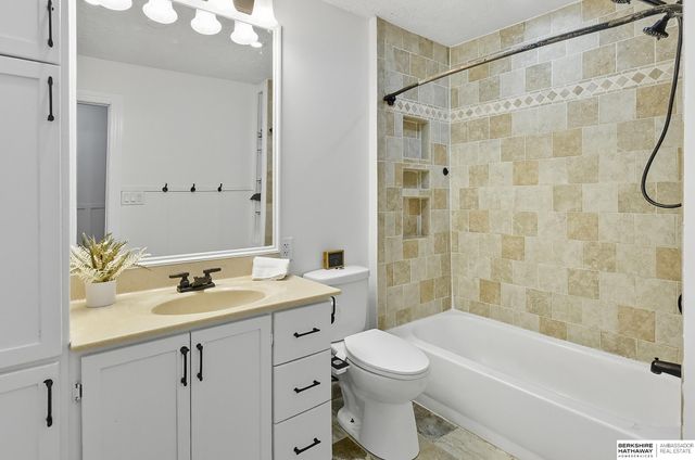 418 Bellevue Boulevard N, Bellevue, NE 68005