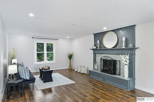 418 Bellevue Boulevard N, Bellevue, NE 68005