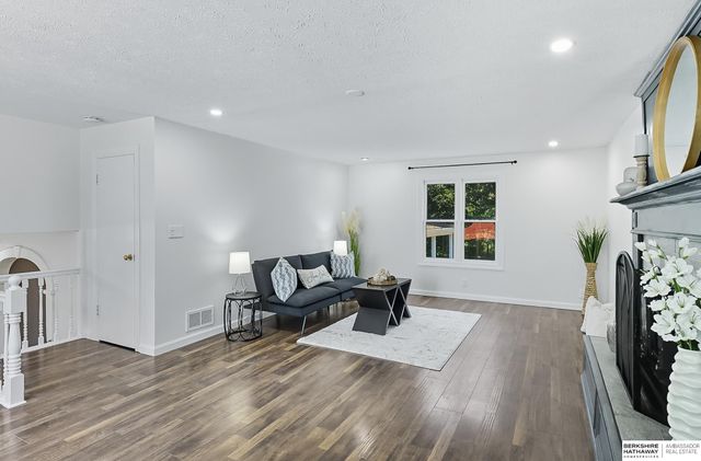 418 Bellevue Boulevard N, Bellevue, NE 68005