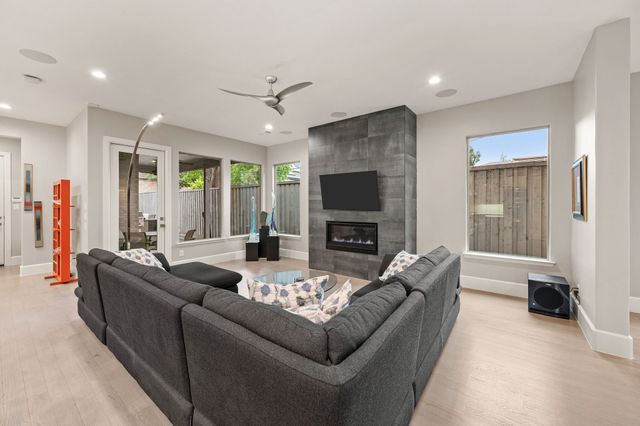 6811 Del Norte Lane, Dallas, TX 75225