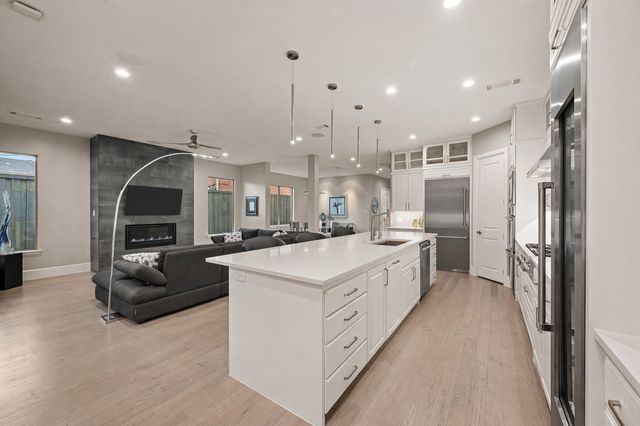 6811 Del Norte Lane, Dallas, TX 75225