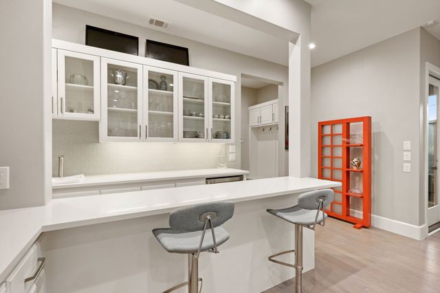 6811 Del Norte Lane, Dallas, TX 75225