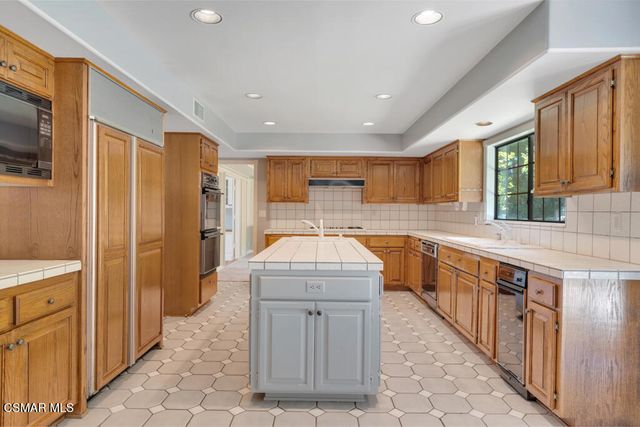 4526 Gloria Avenue, Encino, CA 91436