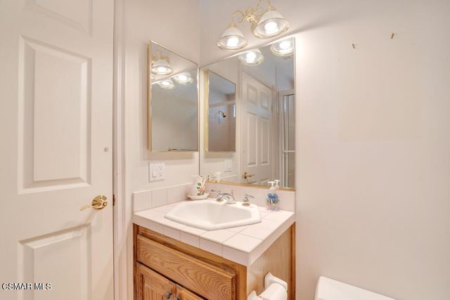4526 Gloria Avenue, Encino, CA 91436