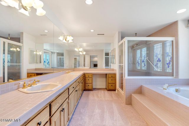 4526 Gloria Avenue, Encino, CA 91436