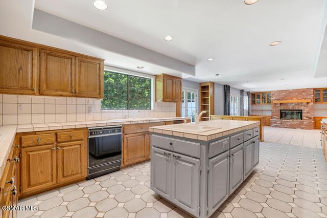 4526 Gloria Avenue, Encino, CA 91436