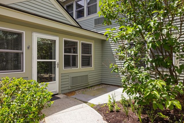 53 Lyme Rd Apt 10, Hanover, NH 03755