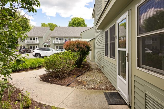 53 Lyme Rd Apt 10, Hanover, NH 03755