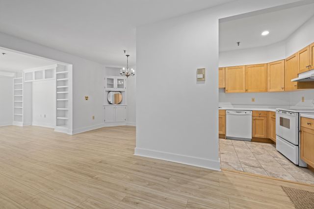 53 Lyme Rd Apt 10, Hanover, NH 03755