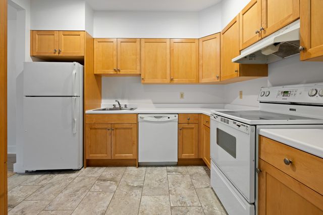 53 Lyme Rd Apt 10, Hanover, NH 03755