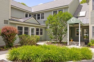 53 Lyme Rd Apt 10, Hanover, NH 03755