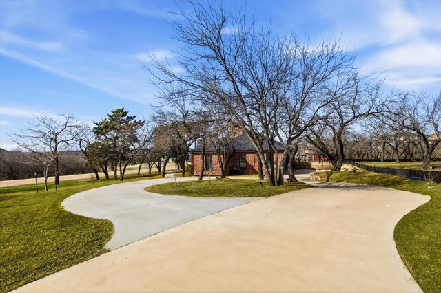 2541 Town View Drive, Cedar Hill, TX 75104