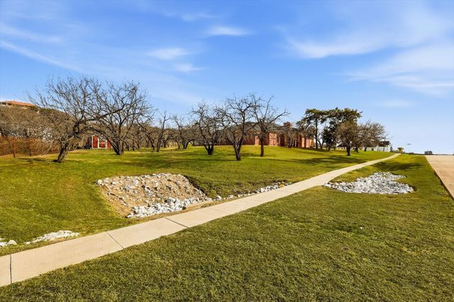 2541 Town View Drive, Cedar Hill, TX 75104