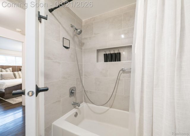 683 Graefield Court, Birmingham, MI 48009