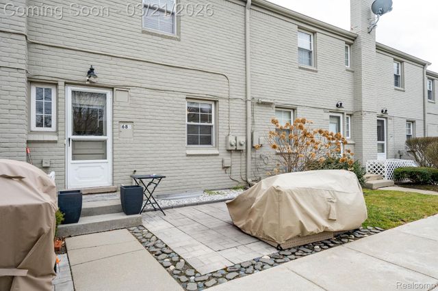 683 Graefield Court, Birmingham, MI 48009