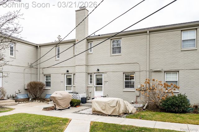 683 Graefield Court, Birmingham, MI 48009