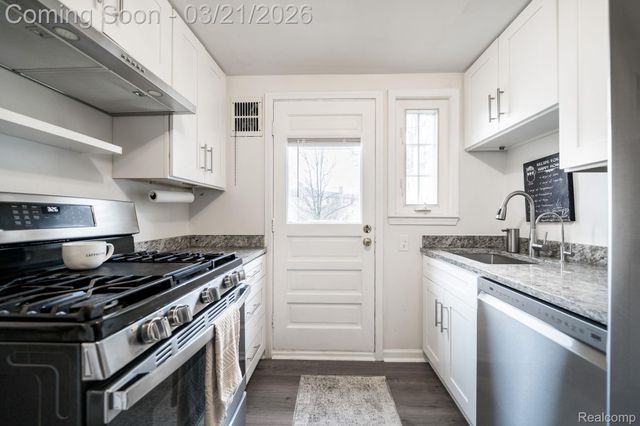 683 Graefield Court, Birmingham, MI 48009