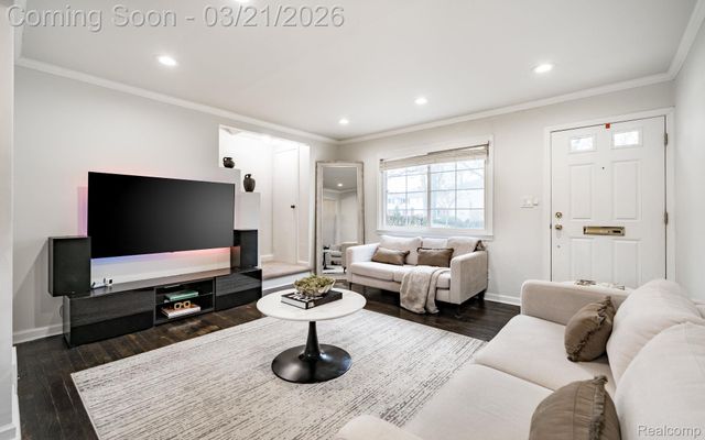 683 Graefield Court, Birmingham, MI 48009