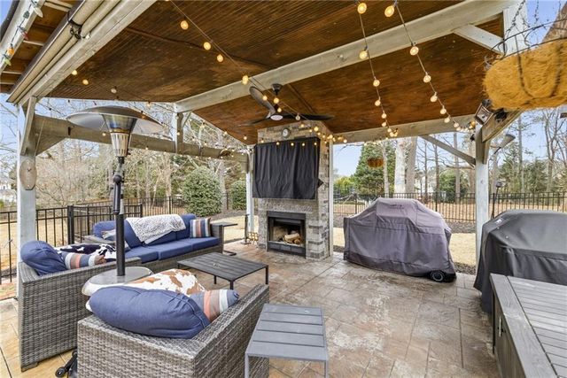 2298 Bright Water Drive, Snellville, GA 30078