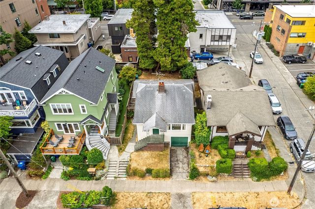 6823 Phinney Avenue N, Seattle, WA 98103