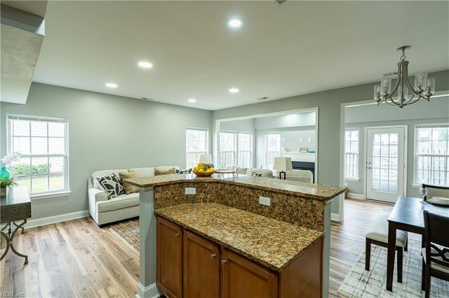 206 Ashton DR, Yorktown, VA 23690