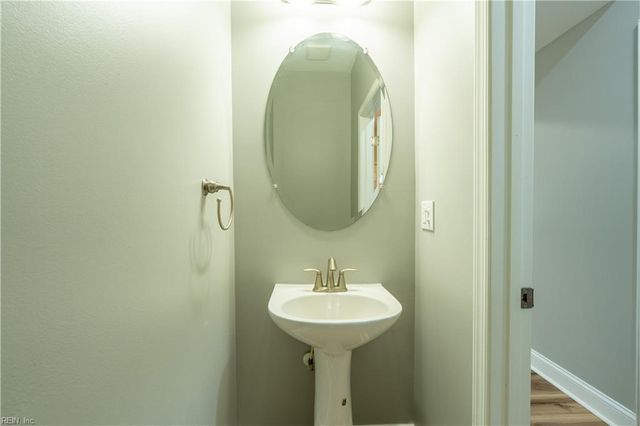 206 Ashton DR, Yorktown, VA 23690