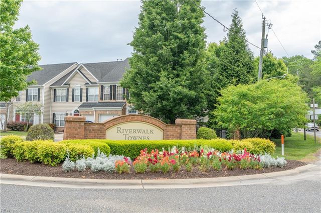 206 Ashton DR, Yorktown, VA 23690